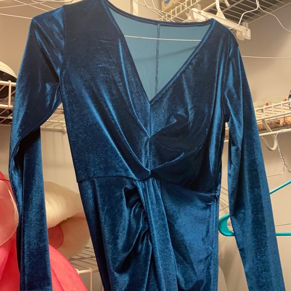 Dresses & Skirts - Blue velvet dress